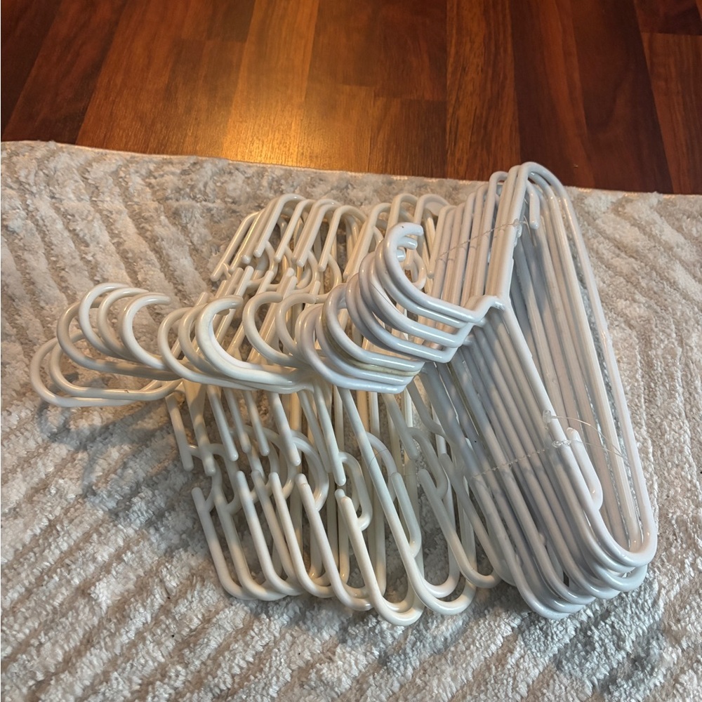 24 white kids hangers